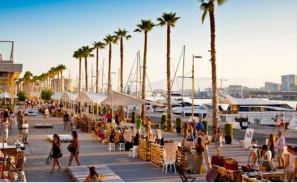 Malaga Center Beach Екстериор снимка